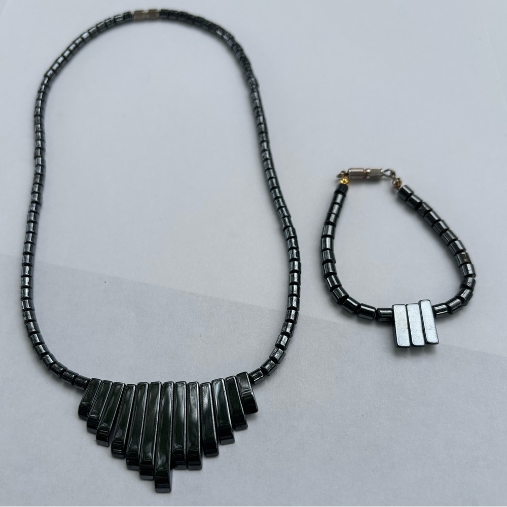 Black Magnetic Stone Beaded Statement Necklace and Bracelet Set Barrel Closure